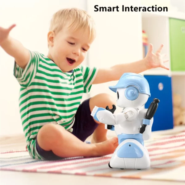 רובוט חכם עם שלט הולך, רוקד ונושא חפצים