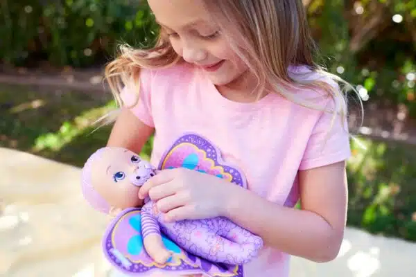 MY GARDEN BABY מיי גארדן בייבי - בובת תינוק עם פיג'מת פרפר בצבע סגול